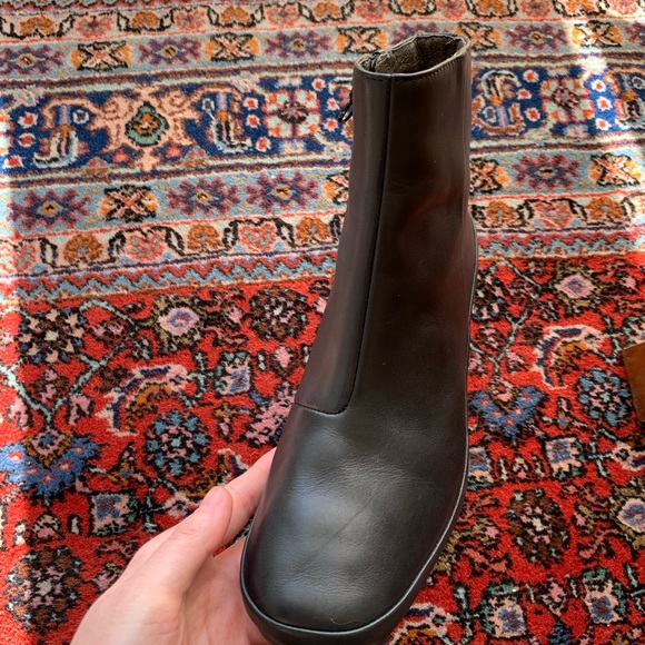 SOLD Camper Black Leather Upright Ankle Boot 38 - Picture 4 of 6